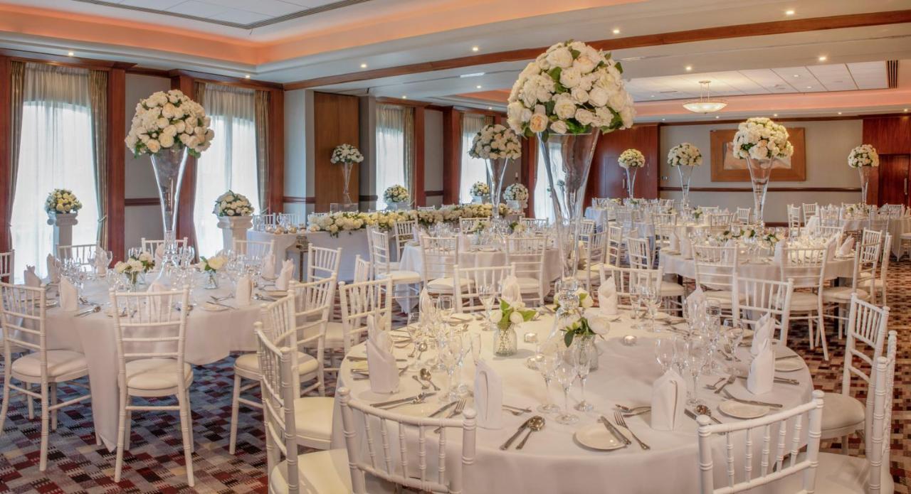 Thorpe Park Hotel And Spa Leeds  Eksteriør billede