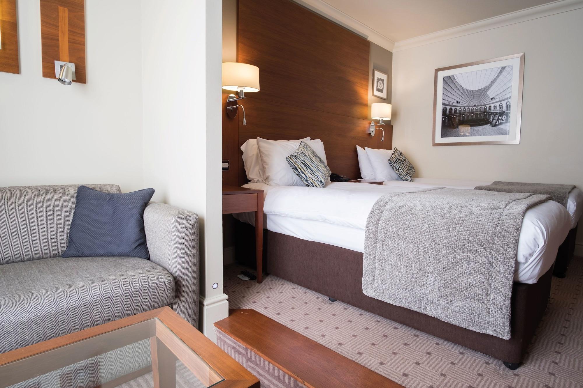 Thorpe Park Hotel And Spa Leeds  Eksteriør billede
